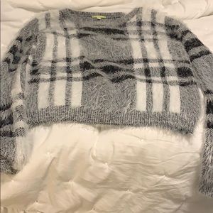 Gianni Bini fuzzy cropped sweater